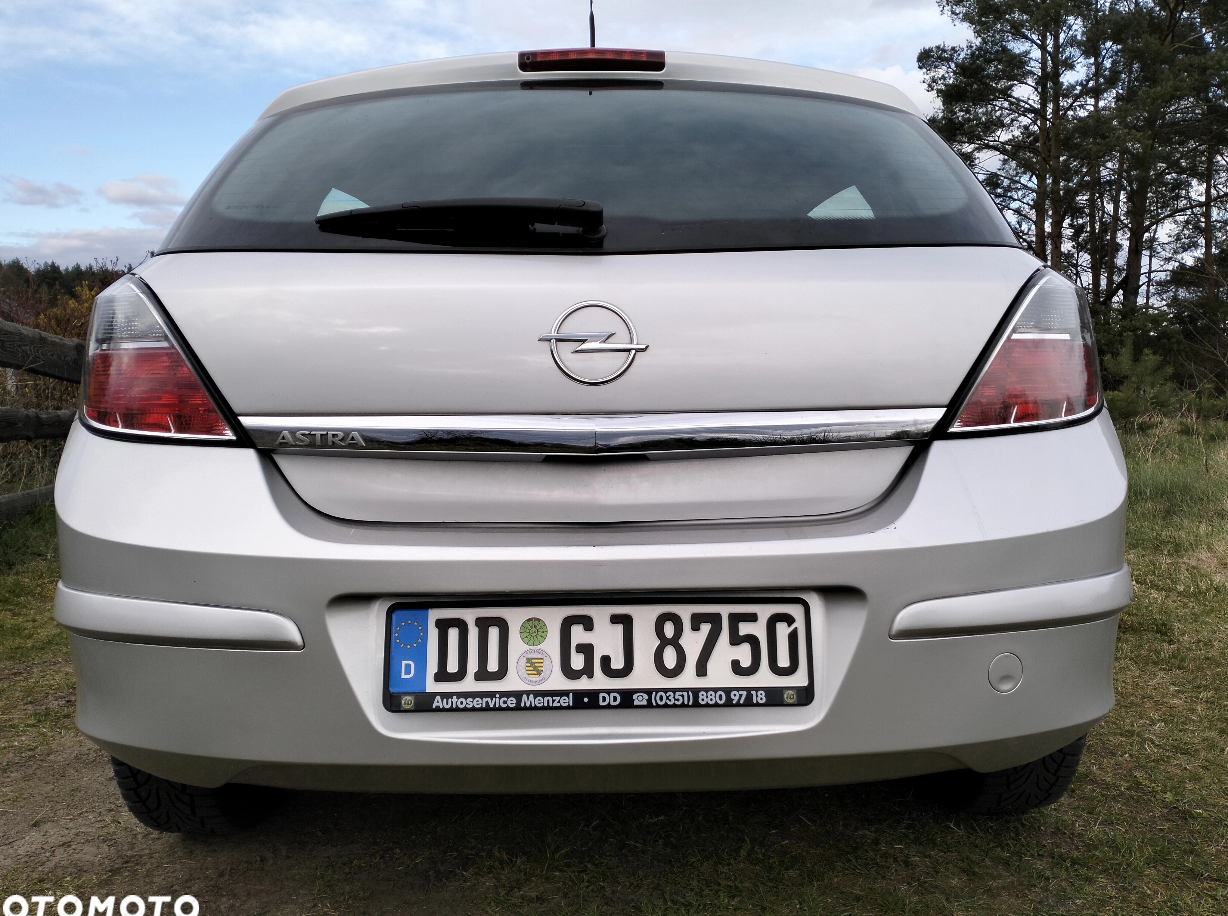 Opel Astra cena 8999 przebieg: 203100, rok produkcji 2008 z Chojnów małe 742